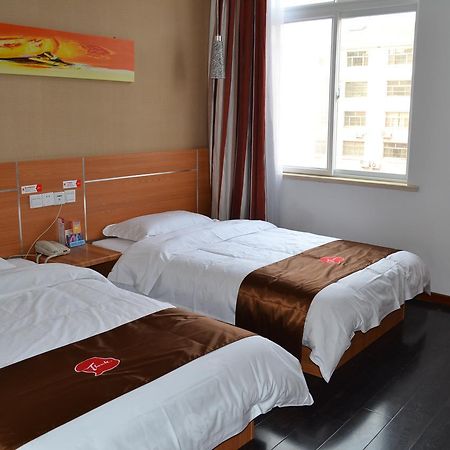 Thank Inn Chain Hotel Zibo Road 둥잉 외부 사진